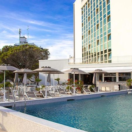 Hotel Nember Lido di Jesolo Buitenkant foto