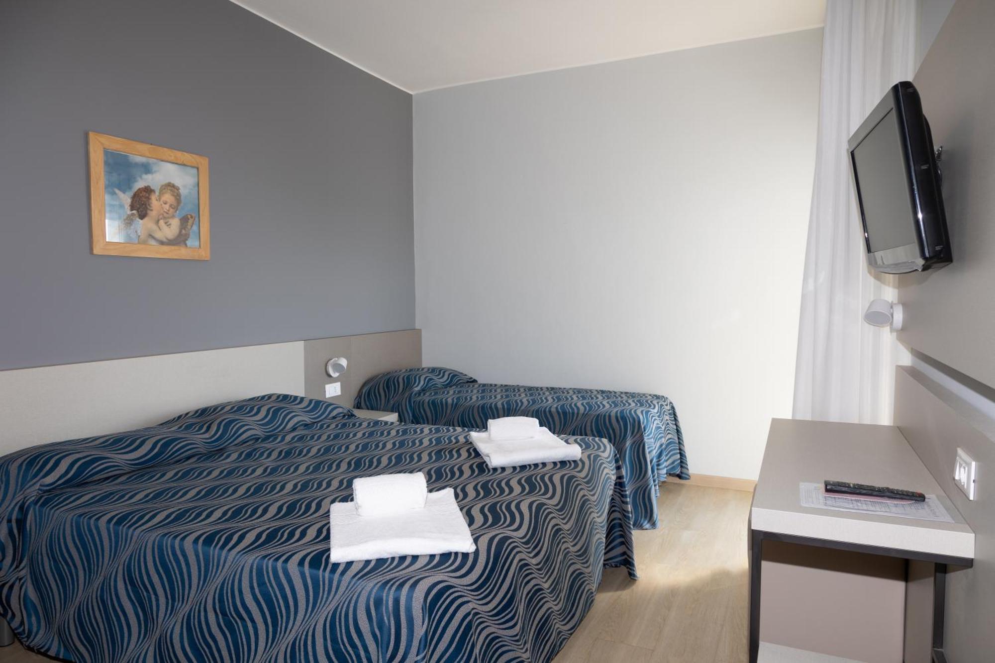 Hotel Nember Lido di Jesolo Buitenkant foto