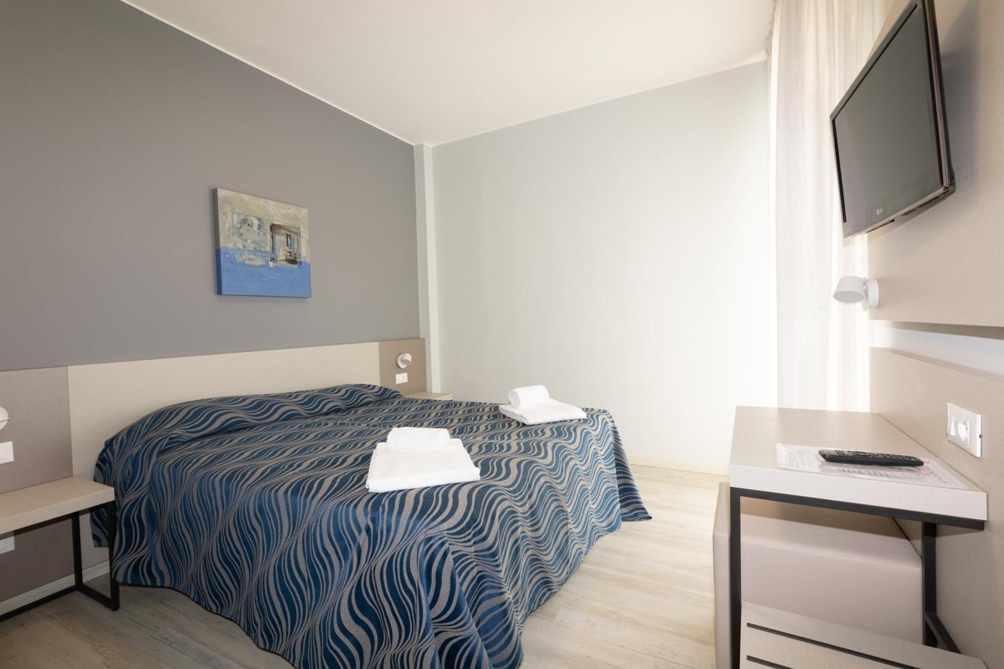 Hotel Nember Lido di Jesolo Buitenkant foto
