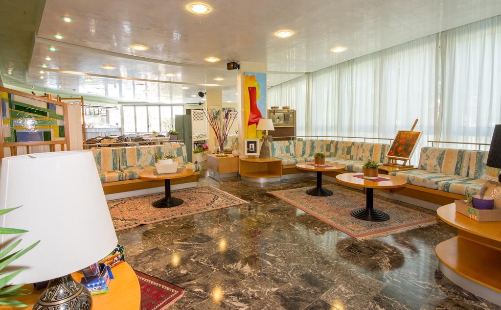 Hotel Nember Lido di Jesolo Buitenkant foto