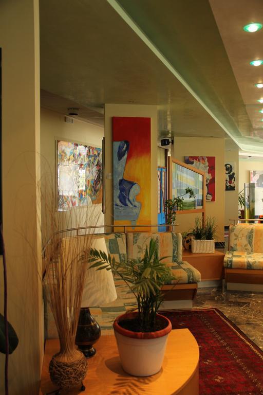 Hotel Nember Lido di Jesolo Buitenkant foto