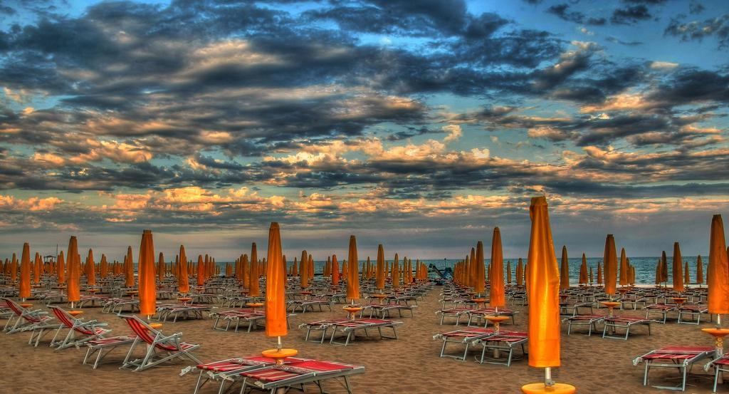 Hotel Nember Lido di Jesolo Buitenkant foto